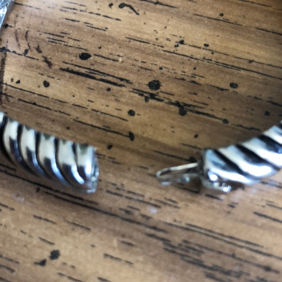 UNIQUE Cuff Bracelet - Picture 5 of 7